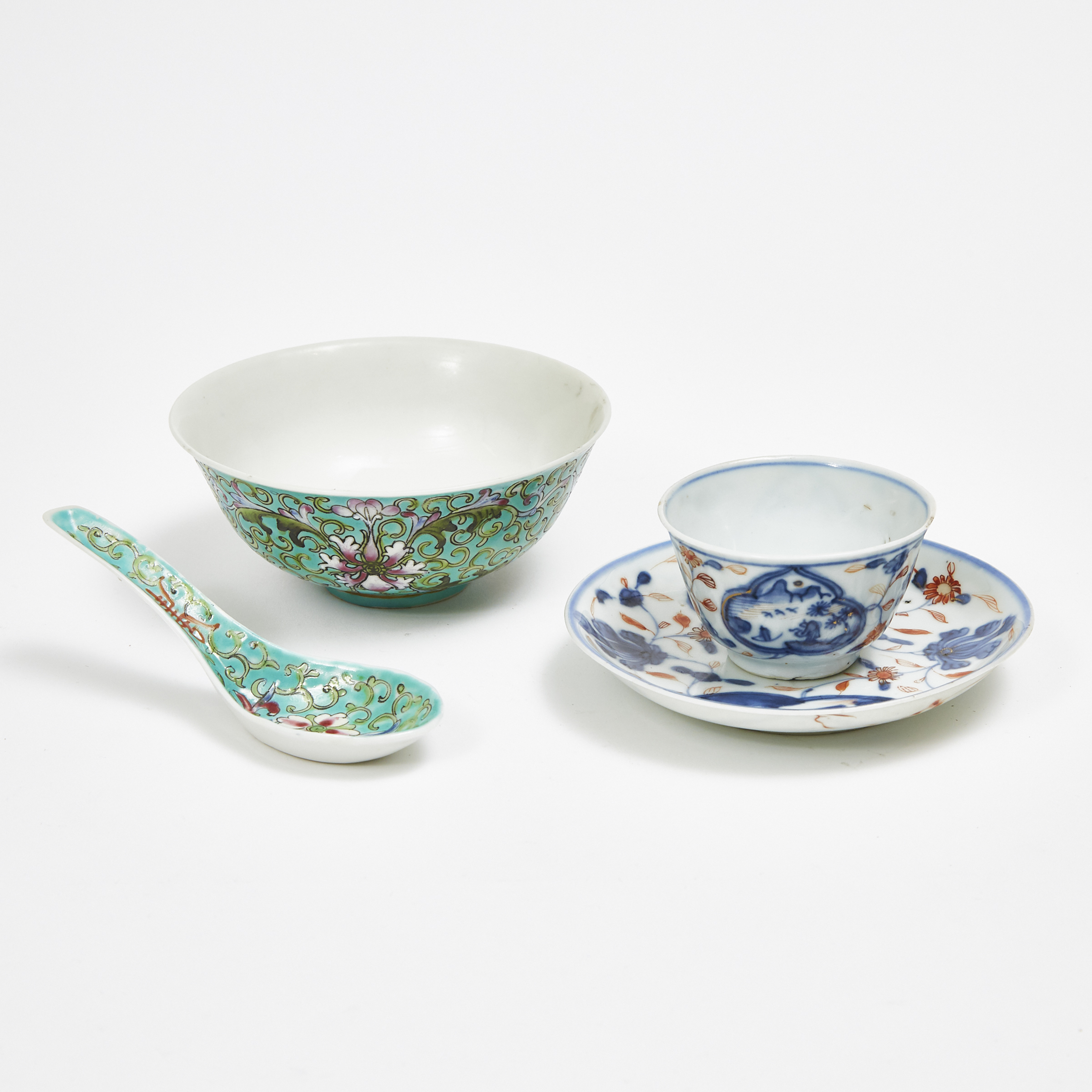 A Group of Four Chinese Porcelain Wares, 19/20th Century 